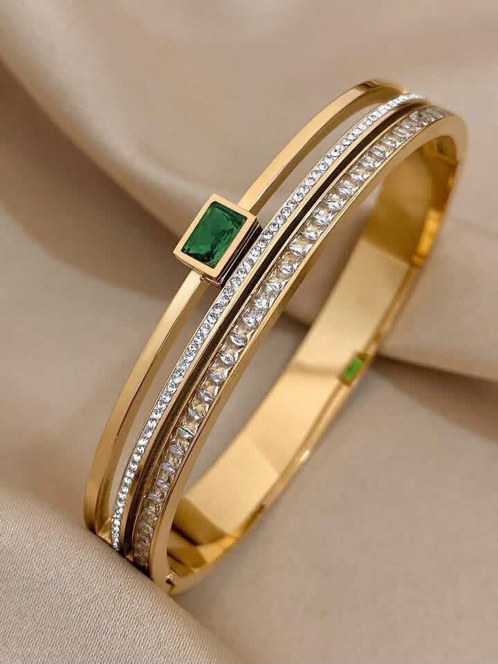 Premium Stainless steel Green drop stone Handcuff❤️🔥