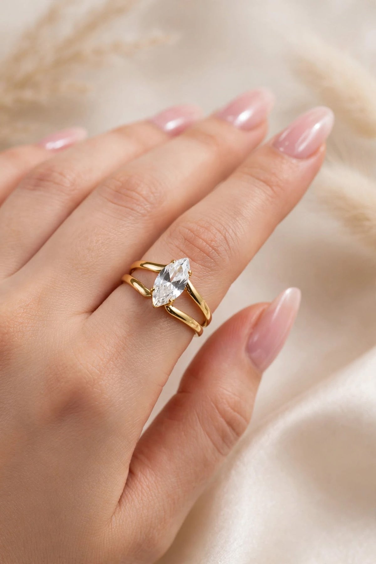 Luxury One stone Ring😍