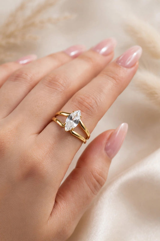 Luxury One stone Ring😍