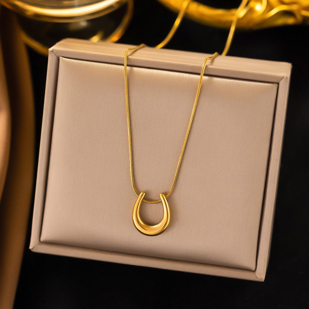 U Shaped Premium Stainless Steel pendant🌟