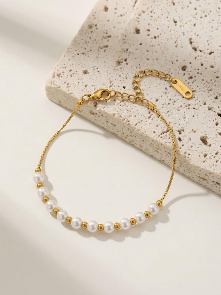 Golden pearl Beaded Bracelet ❤️‍🔥