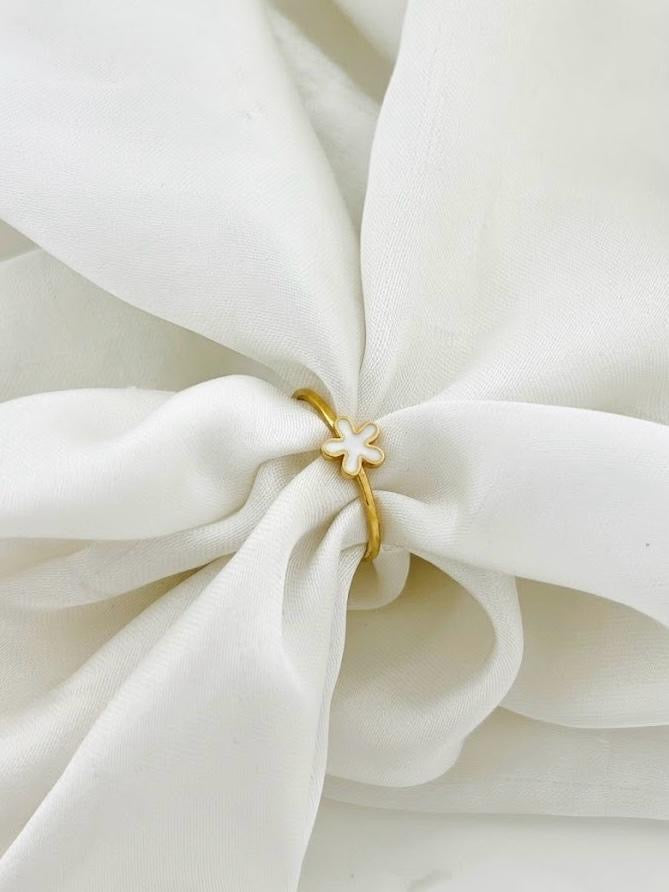 Minimal Flower Ring😍
