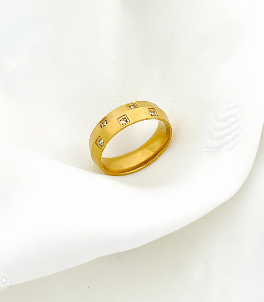 Golden Beaded stone Band🌟