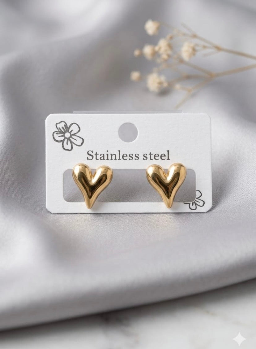 Heart Studs😍✨