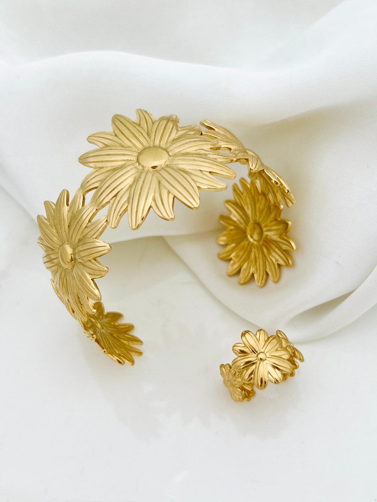 Flower Handcuff with ring