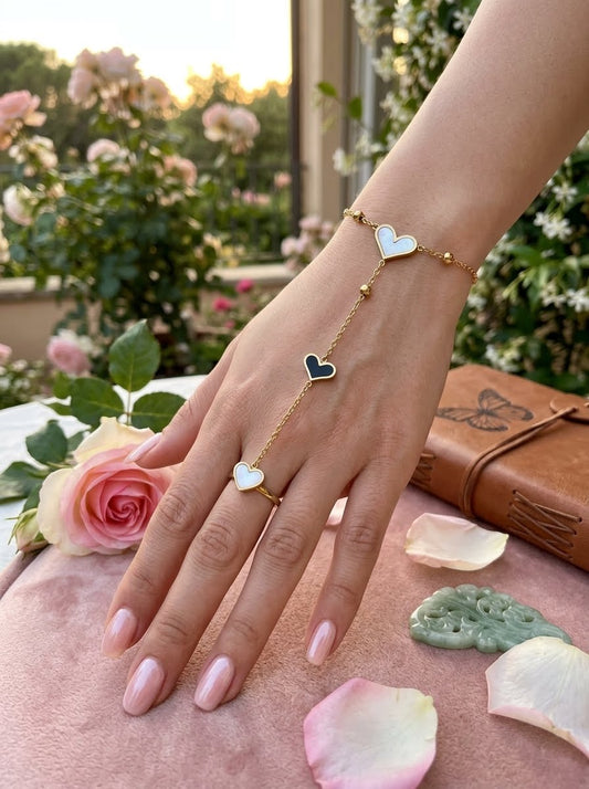 White heart Handchain💌