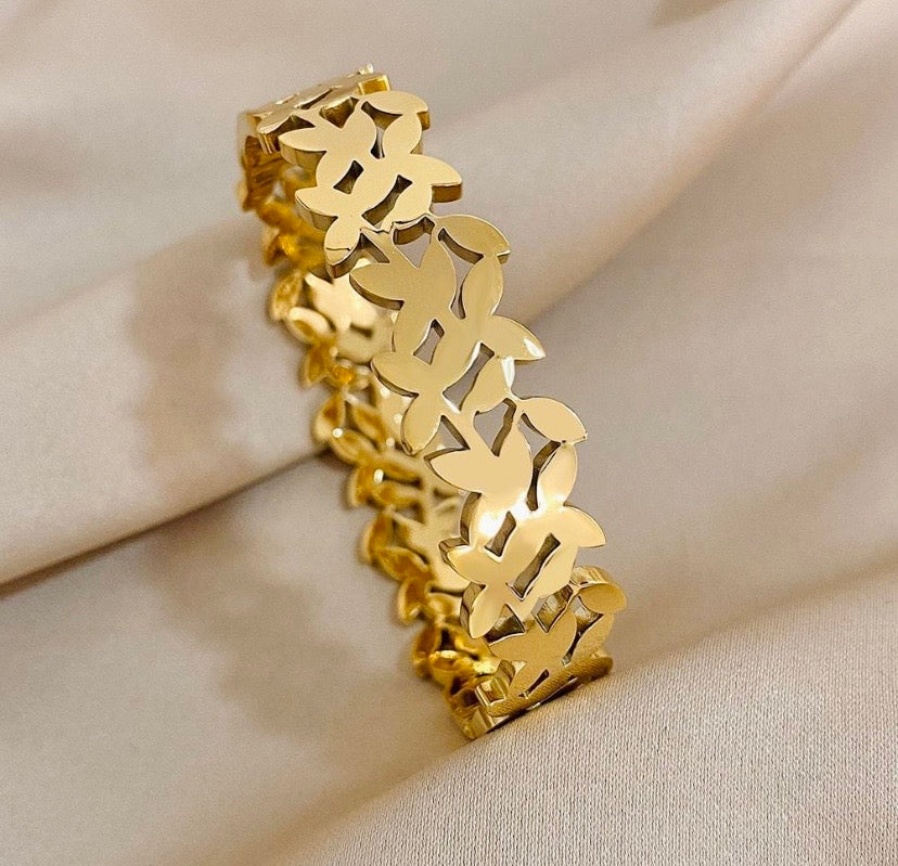 Floral Cutwork Hinged Handcuff Premium Stainless Steel
