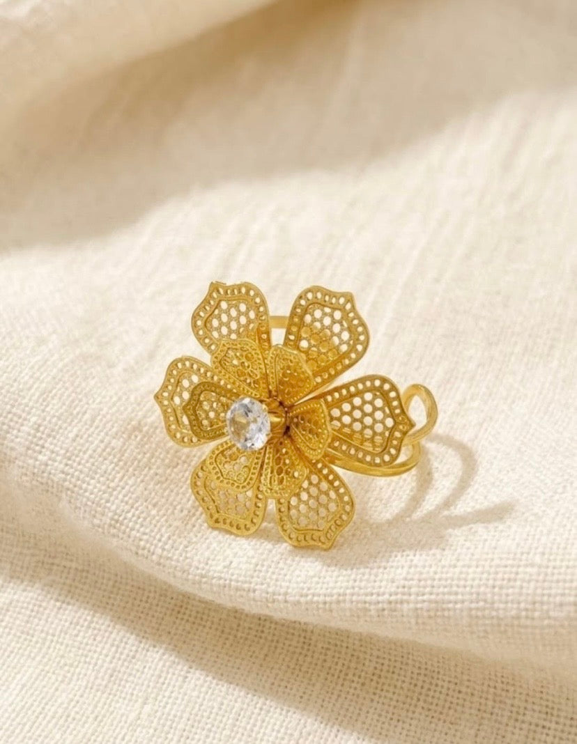 Big Flower Stone Ring✨