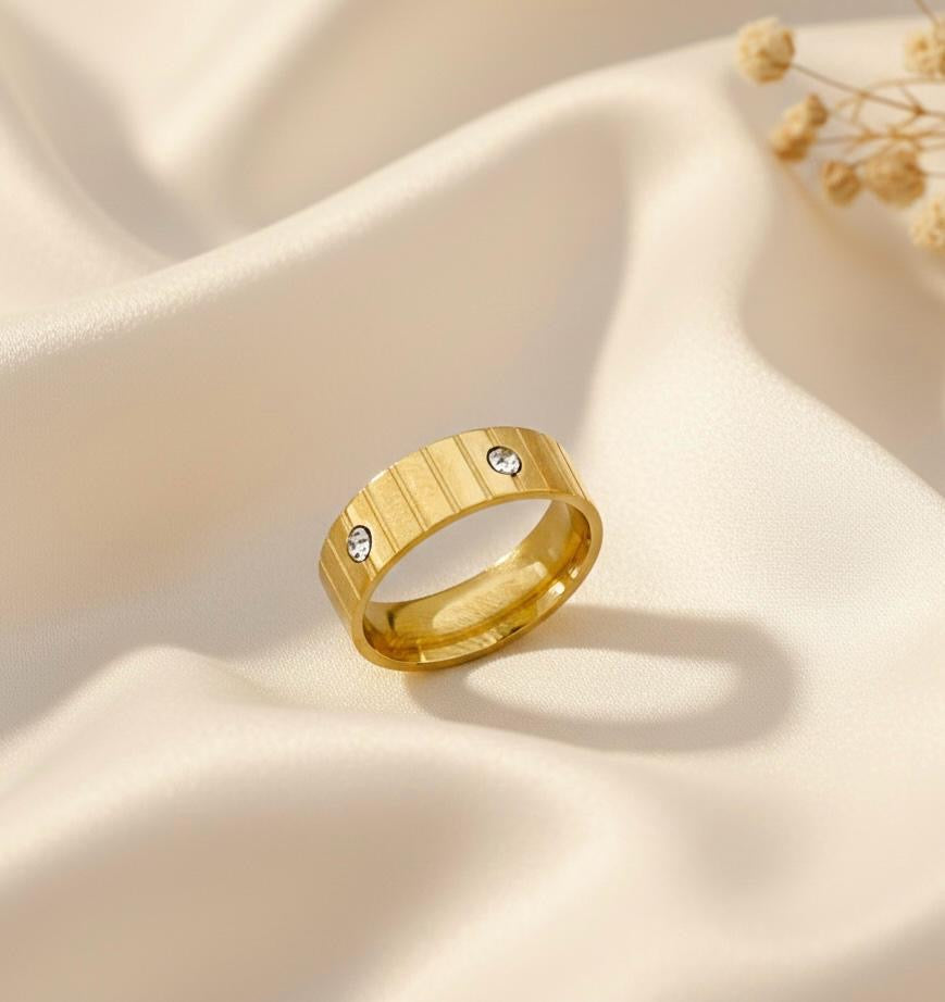 Minimal Stripe stones ring