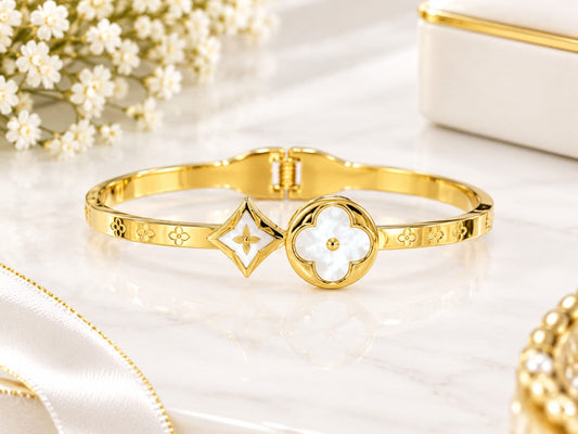 Dual White Clover style Handcuff