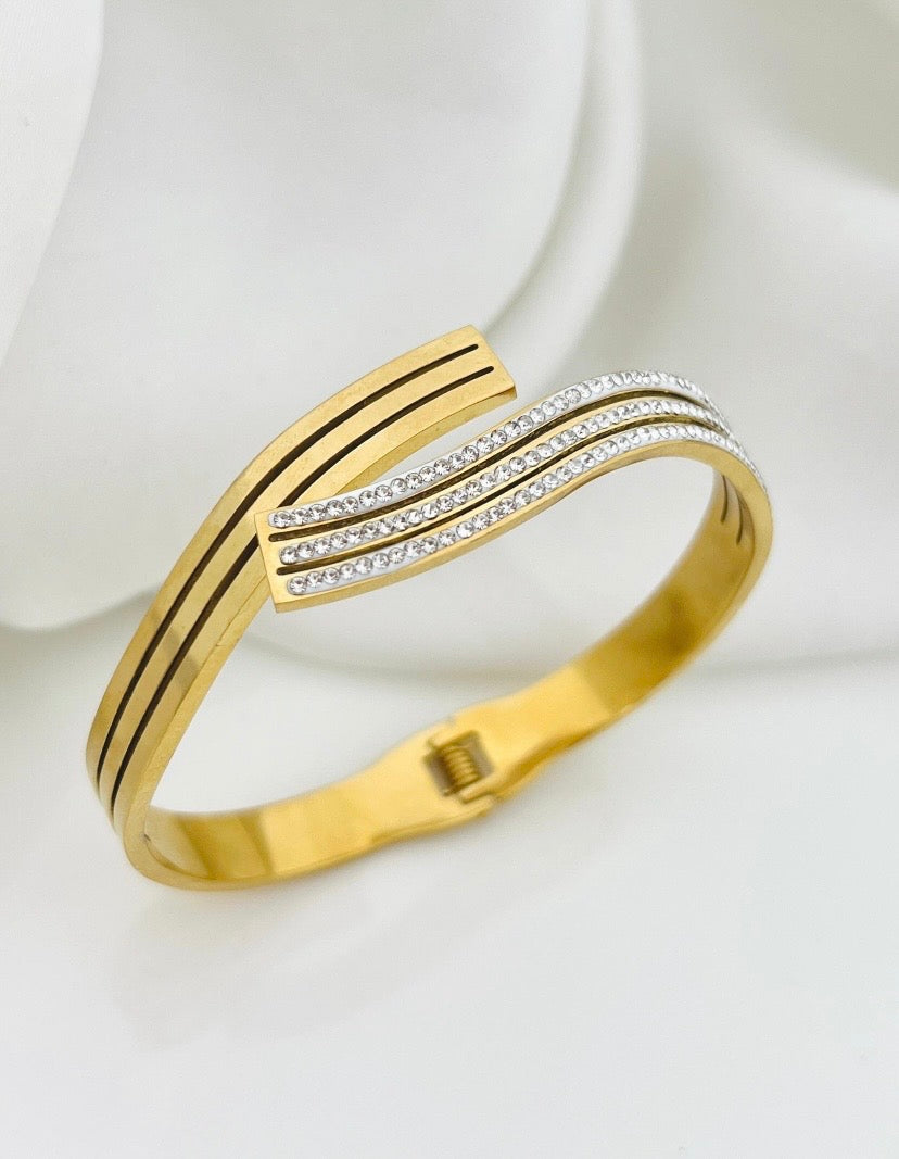Openable Stones Wavycut Handcuff