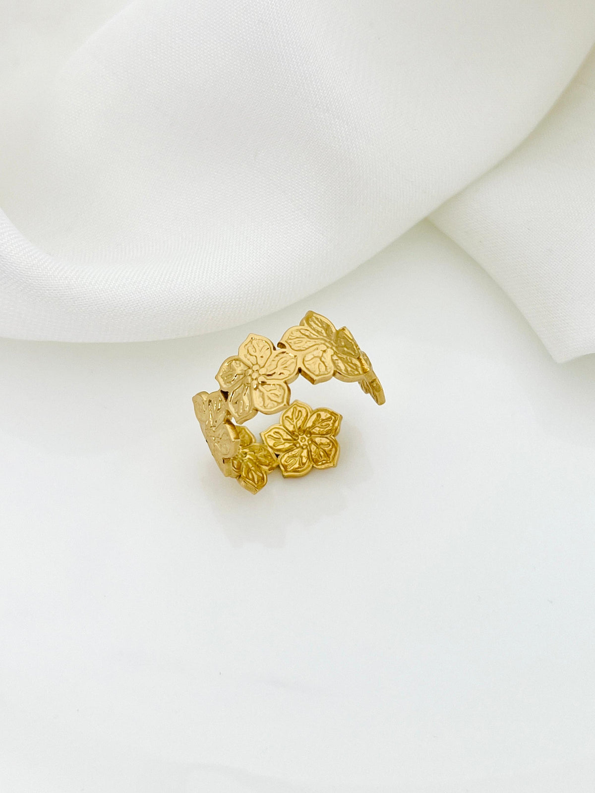 Golden Flower Ring 3🌟