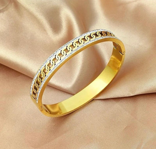 Golden Cuban Chain Handcuff❤️‍🔥